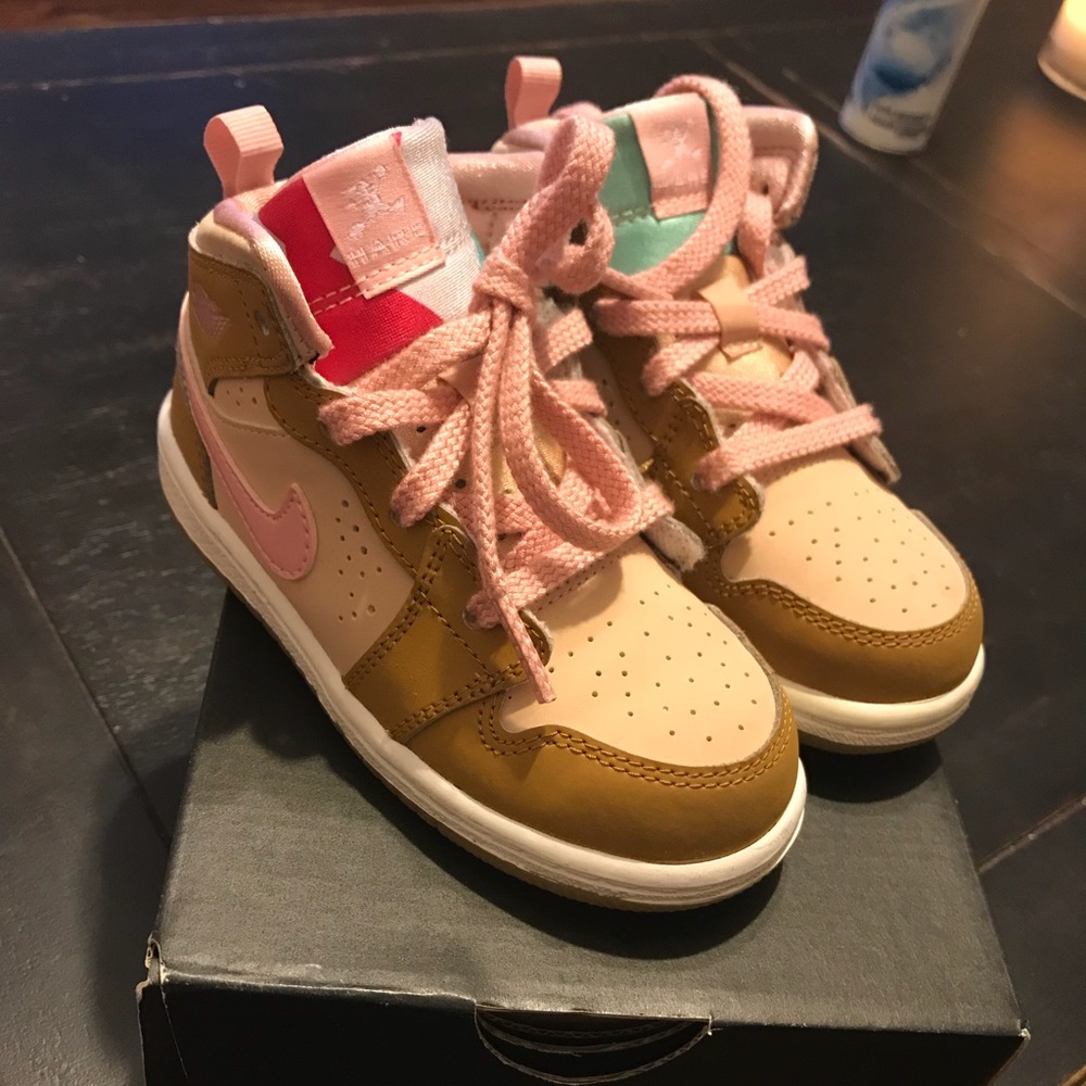 Air Jordan 1 kids shoes